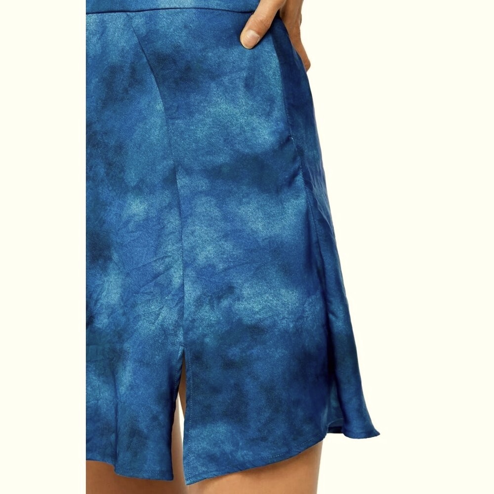NWOT Free People Sz 2 Mini ‘Martine’ Flirt Skirt in Blue Tie-Dye - Picture 4 of 9